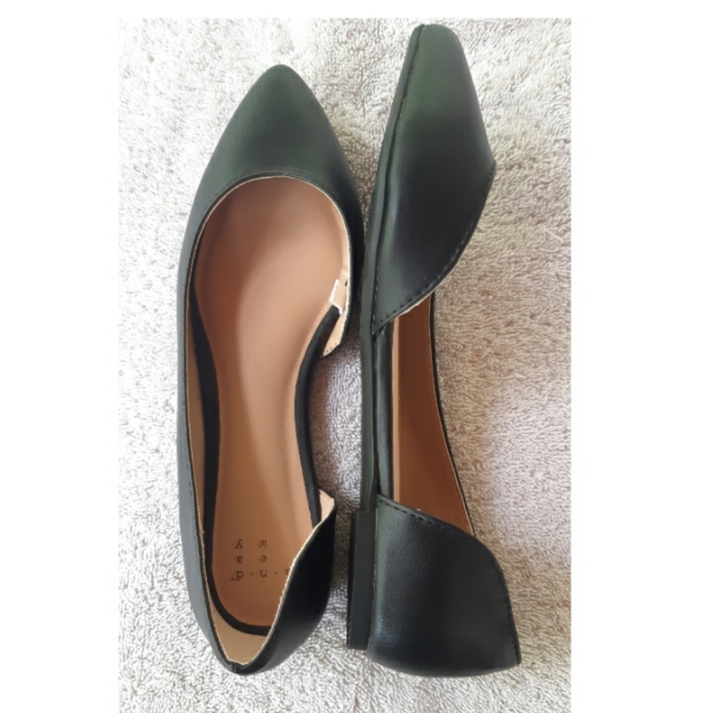 Black Flats size 5 1/2